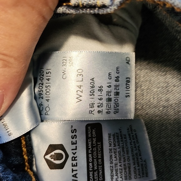 NWOT Women's Levi's 501 Button Fly Skinny Jeans Size W24 - Picture 4 of 9